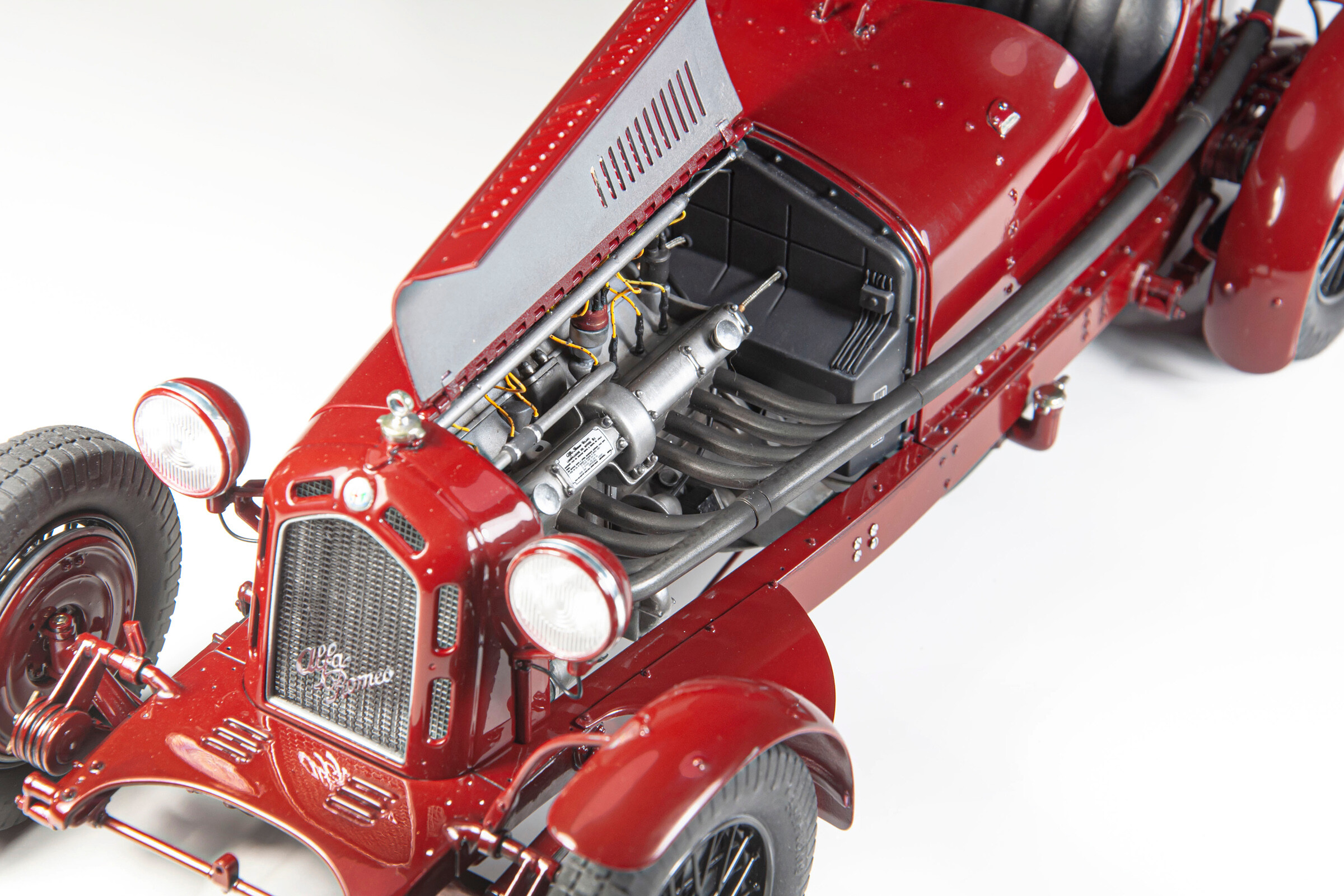 Alfa Romeo 8C 2300 Roadster | Italeri 1:12
