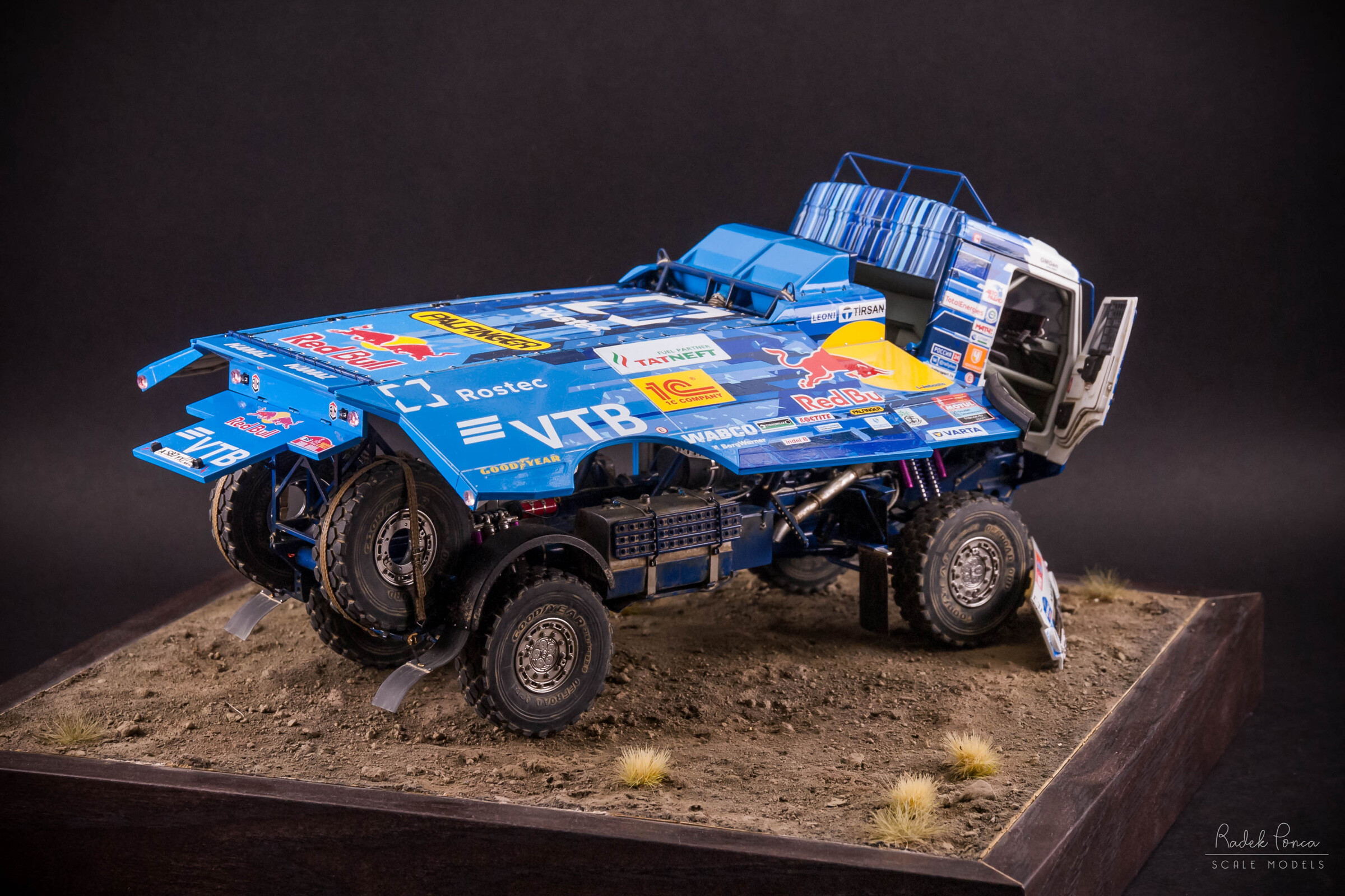 Zvezda 3657 TRUCK KAMAZ-43509 Model Kit 1/35