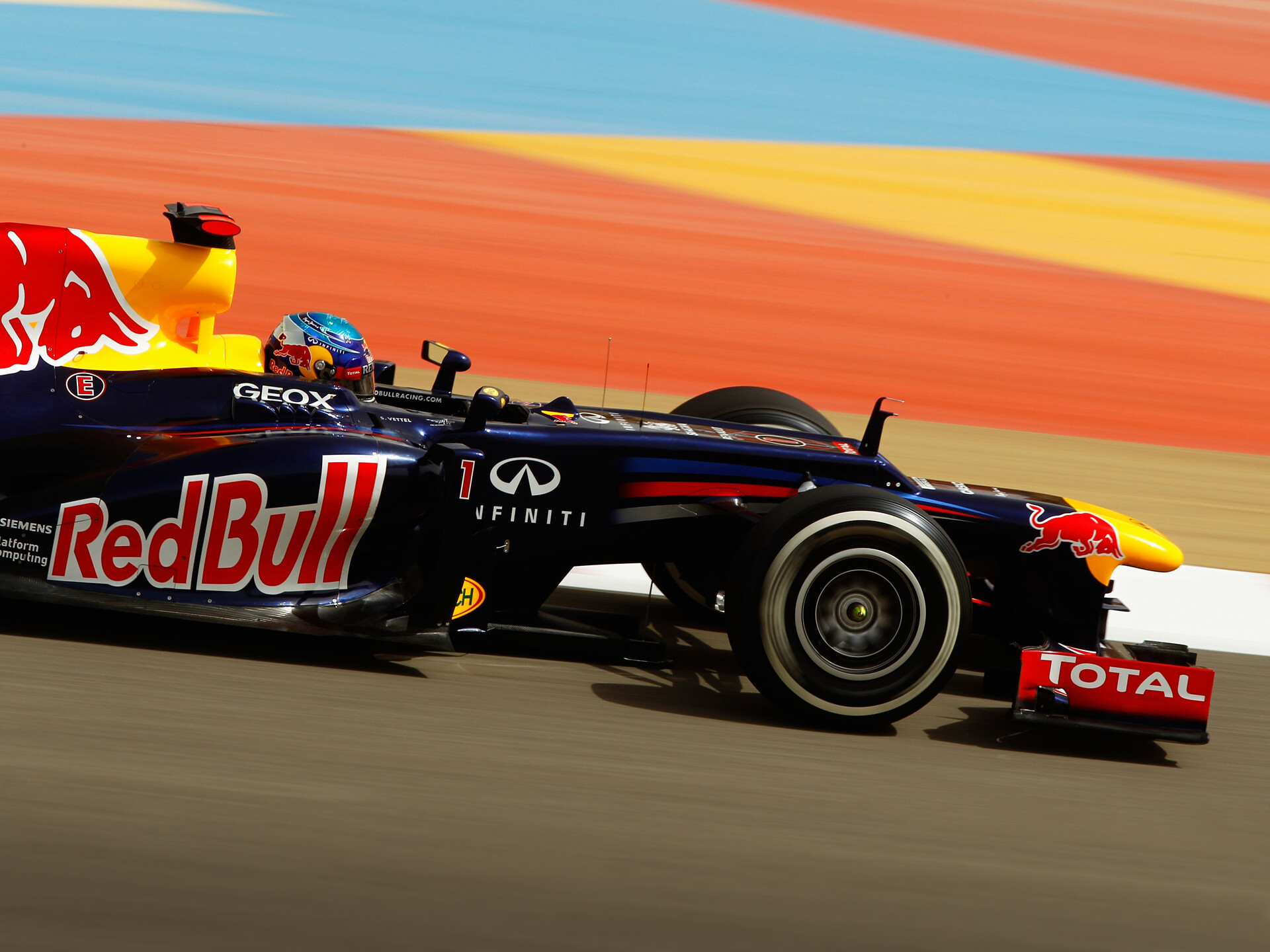 Red Bull Racing RB8 (Sebastian Vettel) | Revell 1:24 Red Bull Racing RB8 (Sebastian Vettel) | Revell 1:24