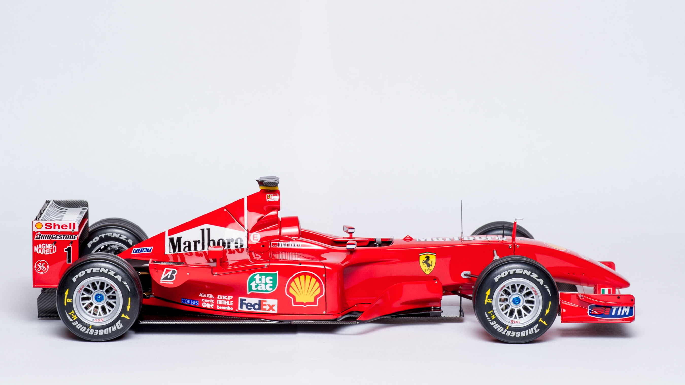 自動車 TAMIYA FERRARI F2001 1/20 Amazon.com: Ferrari F2001 Formula 1 1/20 Tamiya : Arts